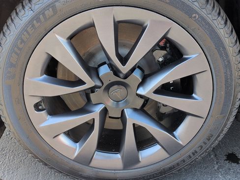 Used 2023 Tesla Model X AWD/4WD image 13