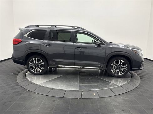 Used 2023 Subaru Ascent Limited image 8