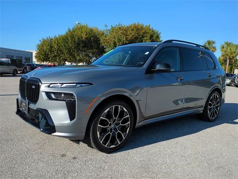 Used 2026 BMW X7 M60i image 8