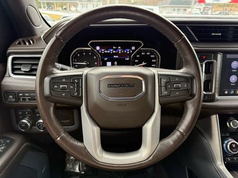 Used 2021 GMC Yukon XL Denali image 32