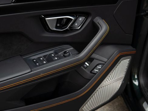 Used 2024 Lamborghini Urus S AWD/4WD image 14