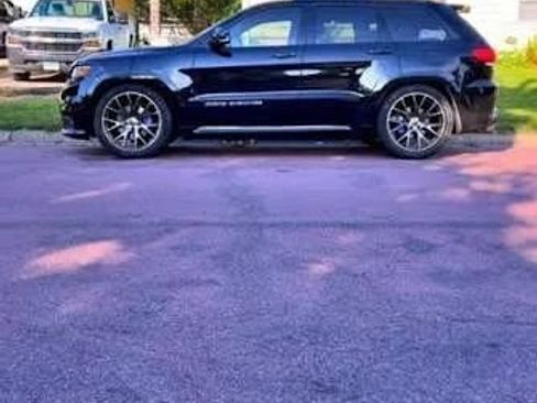 Used 2018 Jeep Grand Cherokee Overland AWD/4WD image 1