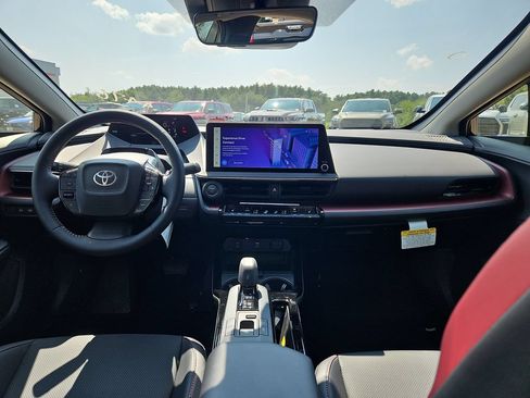 New 2027 Toyota Prius Plug-In Hybrid FWD image 4