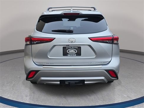 Used 2022 Toyota Highlander Platinum image 7