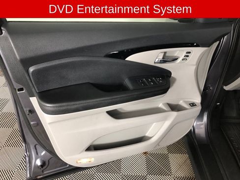 Used 2022 Honda Pilot Touring image 9
