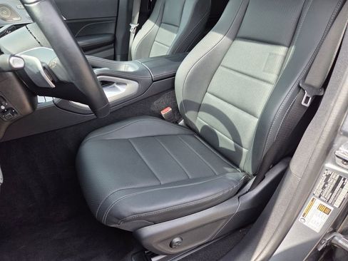 Used 2025 Mercedes-Benz GLS 450 4MATIC image 6