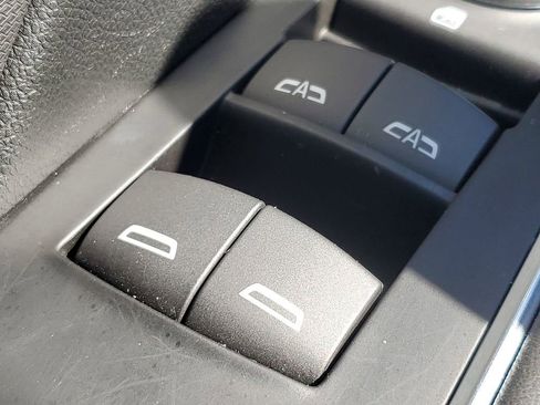 Used 2025 Buick Envision Preferred image 33