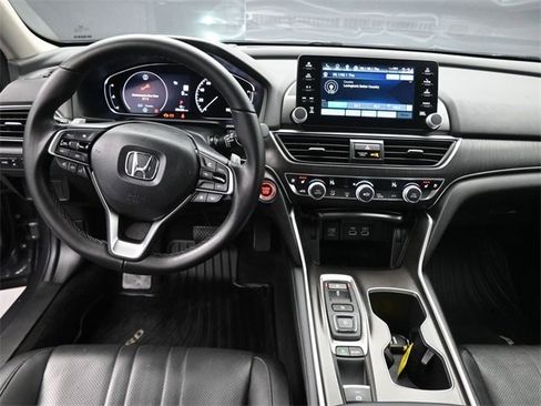 Used 2022 Honda Accord Touring image 11