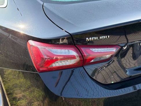 Used 2022 Chevrolet Malibu LT FWD image 9