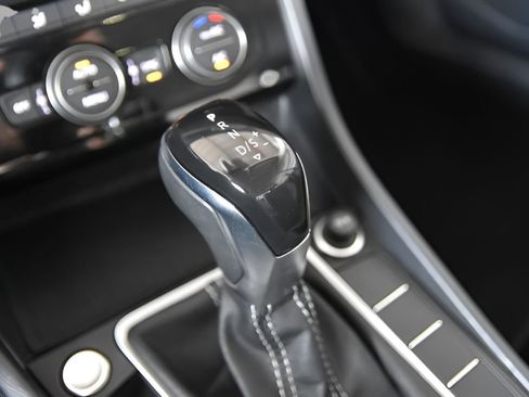 Used 2024 Volkswagen Jetta SE image 34