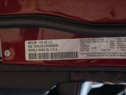 Used 2024 Jeep Grand Cherokee Summit AWD/4WD image 35