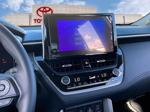 Certified 2024 Toyota Corolla Cross XLE image 6
