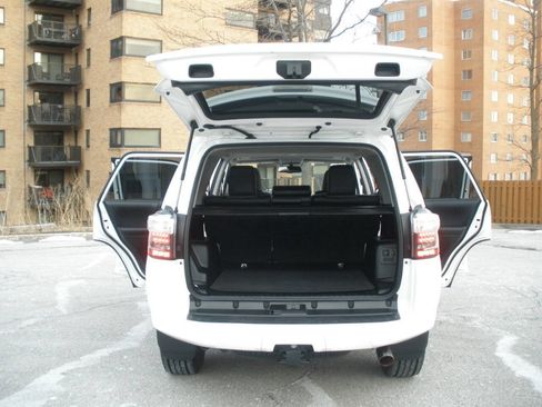 Used 2016 Toyota 4Runner SR5 Premium image 23