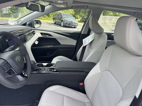 New 2025 Toyota Camry XLE w/ Premium Plus Package FWD image 13