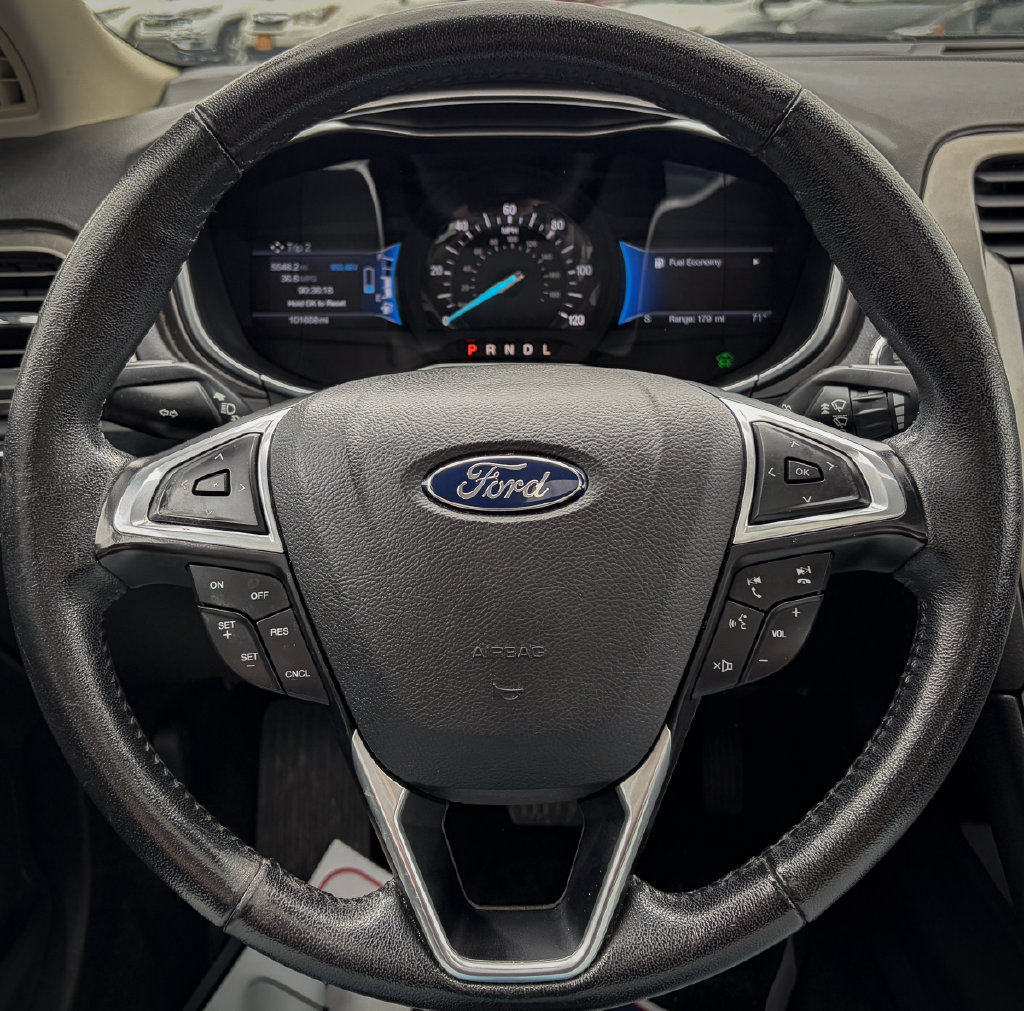 Used 2017 Ford Fusion SE w/ Equipment Group 601A FWD image 11
