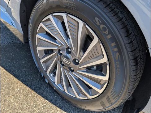 Used 2025 Hyundai Sonata Limited image 21