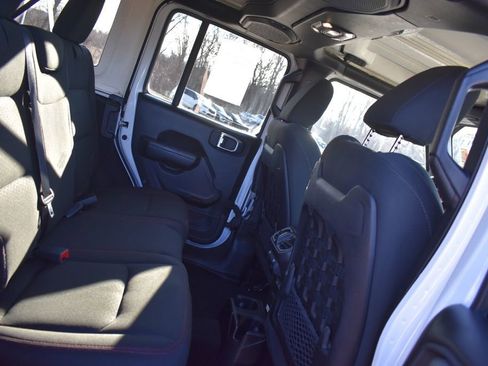 Used 2022 Jeep Wrangler Unlimited Rubicon image 19