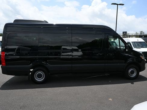 Used 2025 Mercedes-Benz Sprinter 2500 image 22
