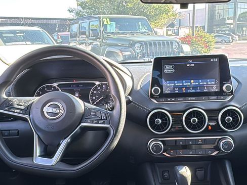 Used 2024 Nissan Sentra SV FWD image 7