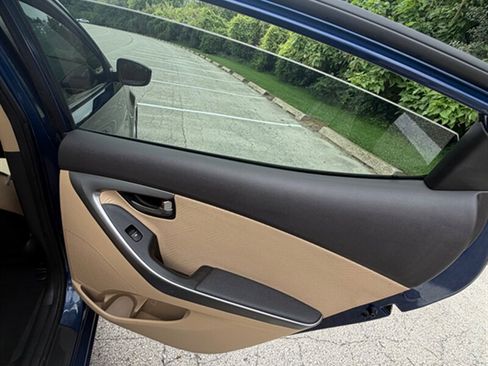Used 2013 Hyundai Elantra GLS w/ Preferred Pkg FWD image 23