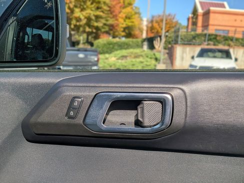 Used 2024 Ford Bronco Badlands image 37