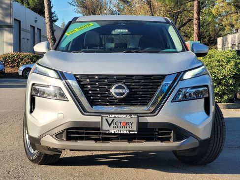 Used 2023 Nissan Rogue SV AWD/4WD image 2