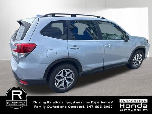Used 2022 Subaru Forester Premium image 4