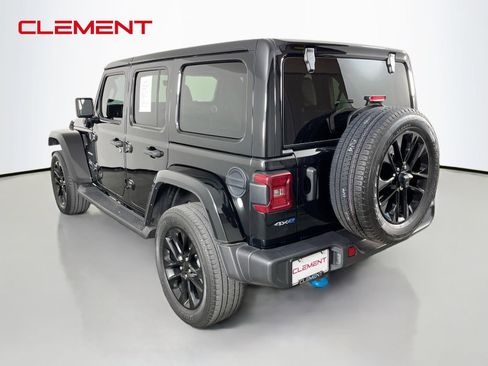 Used 2023 Jeep Wrangler Unlimited Sahara w/ Cold Weather Group AWD/4WD image 8