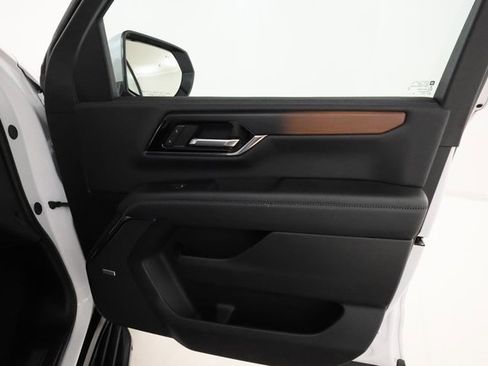 Certified 2025 GMC Yukon Denali image 25