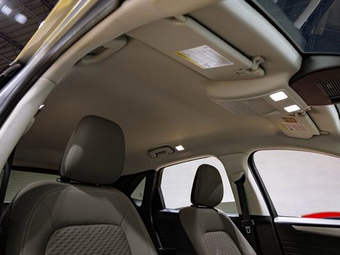 Used 2022 Ford Escape SE w/ Cold Weather Package image 27