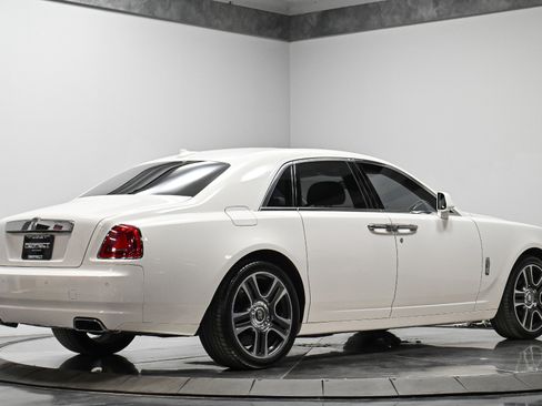 Used 2017 Rolls-Royce Ghost image 13