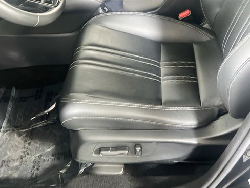 Used 2023 Honda HR-V EX-L image 18