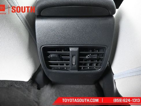 Used 2024 Toyota Corolla Cross L AWD/4WD image 24