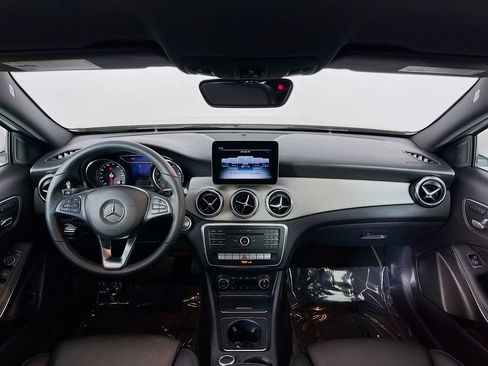 Used 2020 Mercedes-Benz GLA 250 w/ Premium Package image 12