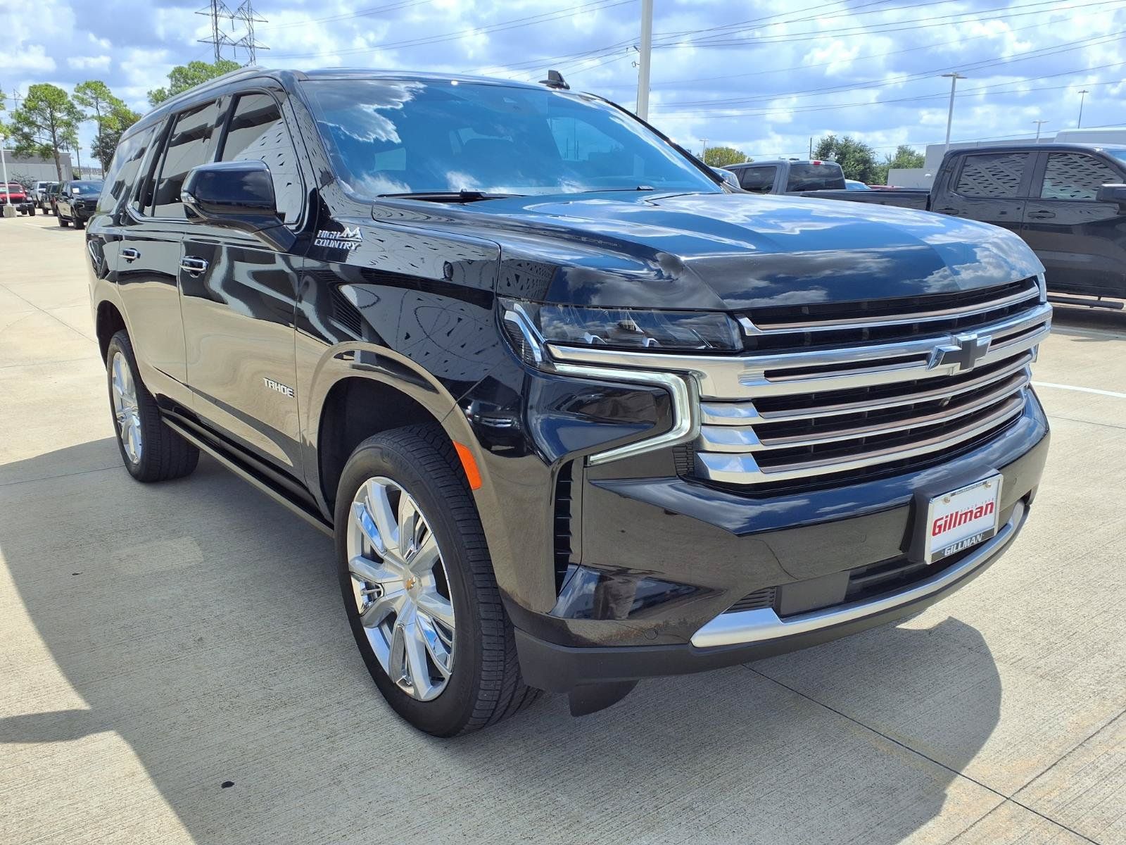 Used 2024 Chevrolet Tahoe High Country RWD image 2