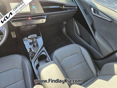 Certified 2025 Kia Niro SX Touring image 16