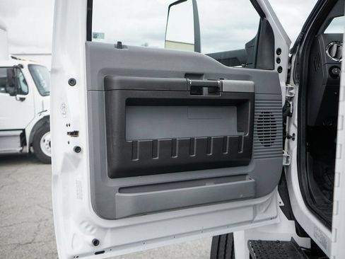 Used 2019 Ford F750 2WD Regular Cab Super Duty image 31