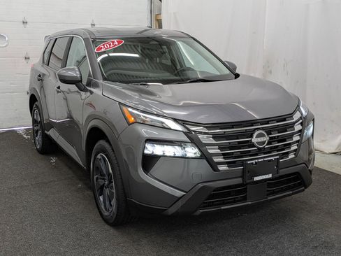 Used 2024 Nissan Rogue SV image 28