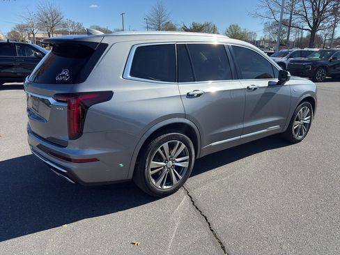Used 2021 Cadillac XT6 Premium Luxury image 7