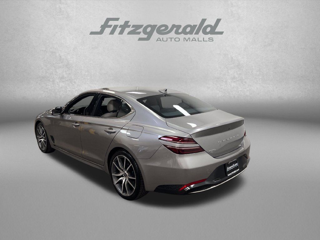 Used 2023 Genesis G70 2.0T RWD image 3