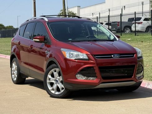 Used 2015 Ford Escape Titanium FWD image 2