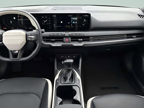 New 2025 Kia K4 GT-Line Turbo w/ GT-Line Premium Package FWD image 10