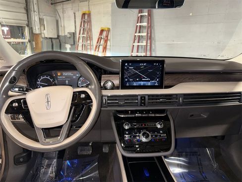 Certified 2020 Lincoln Corsair Reserve w/ Elements Package image 11