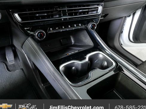 Certified 2025 Chevrolet Traverse LT FWD image 16