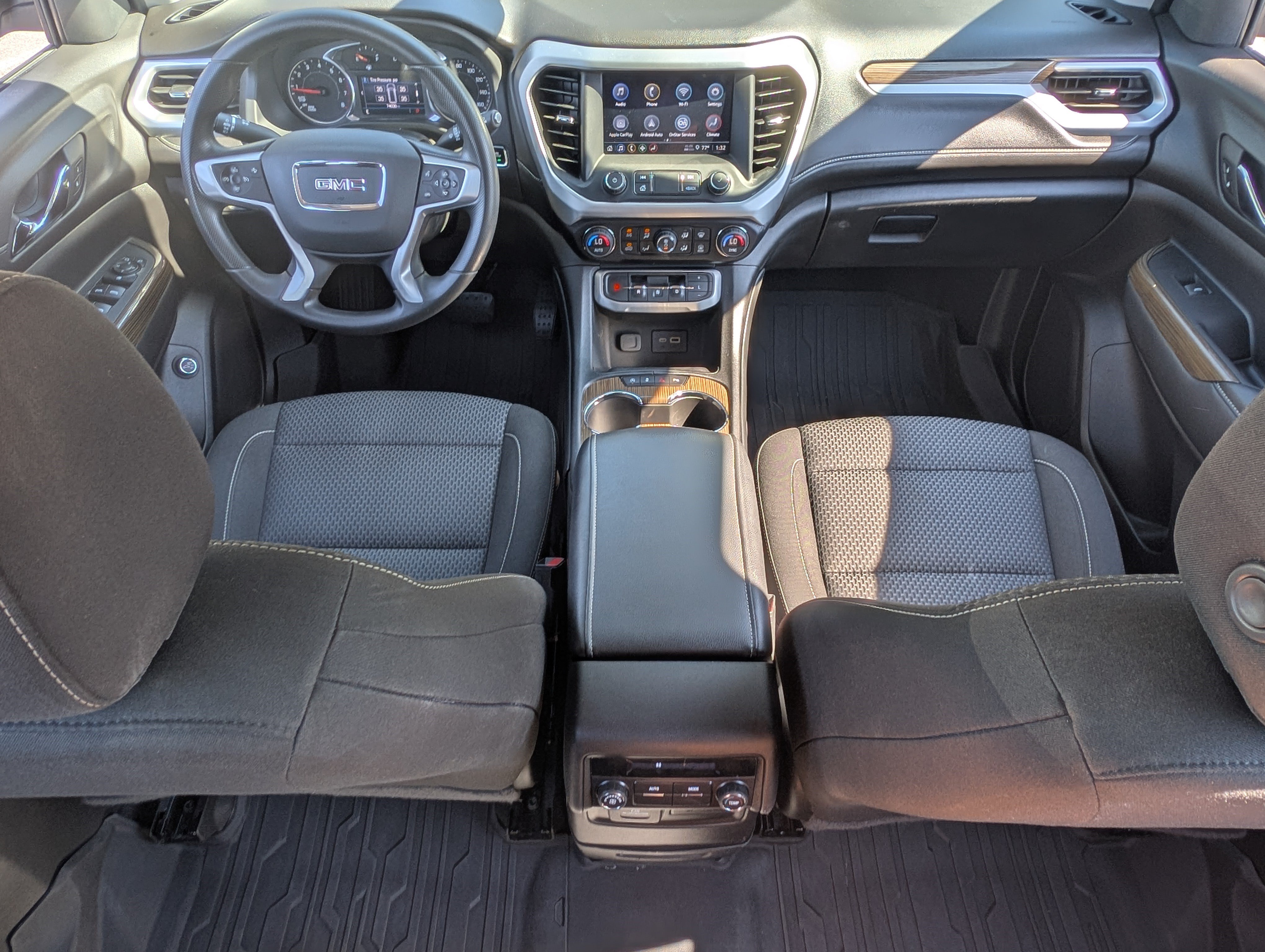 Used 2022 GMC Acadia SLE w/ Driver Convenience Package FWD image 23