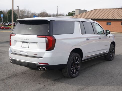 New 2026 GMC Yukon XL Denali w/ Sun & Power Step Package image 3