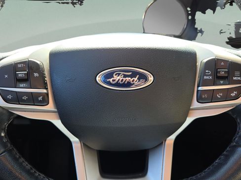 Used 2021 Ford Explorer XLT w/ Class III Trailer Tow Package image 31