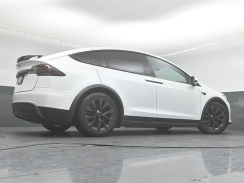 Used 2022 Tesla Model X image 36