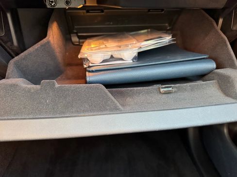 Used 2020 Land Rover Discovery Sport SE image 31