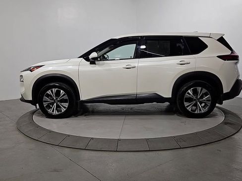 Certified 2021 Nissan Rogue SV image 2